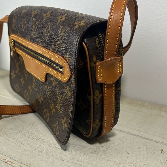 Louis Vuitton LV Shoulder Bag Saint Germain ✅COA Included - Picture 3 of 16